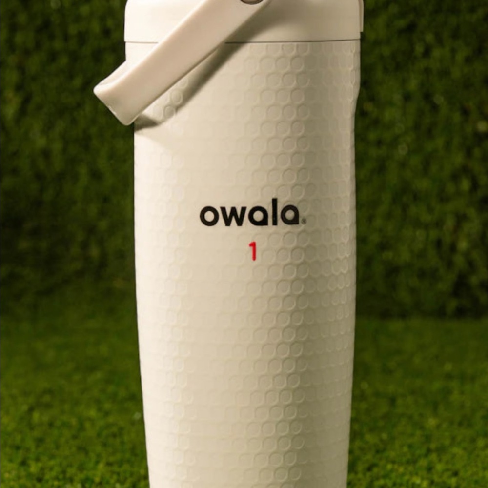 Owala Golf Fairways For Days 30 Oz Color Drop Freesip Sway Bottle White